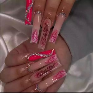 ALL HAIL THE KING OF NAILS!!! Accepting All Offers. (24PC)Baby Girl